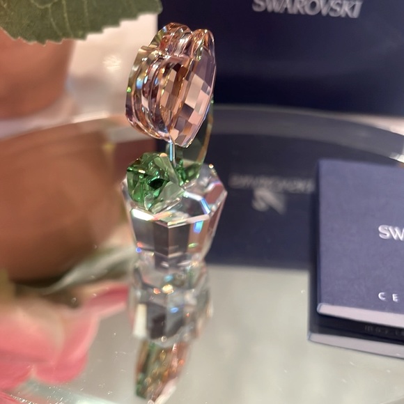 Swarovski Pink Heart Flower Figurine - Picture 5 of 7